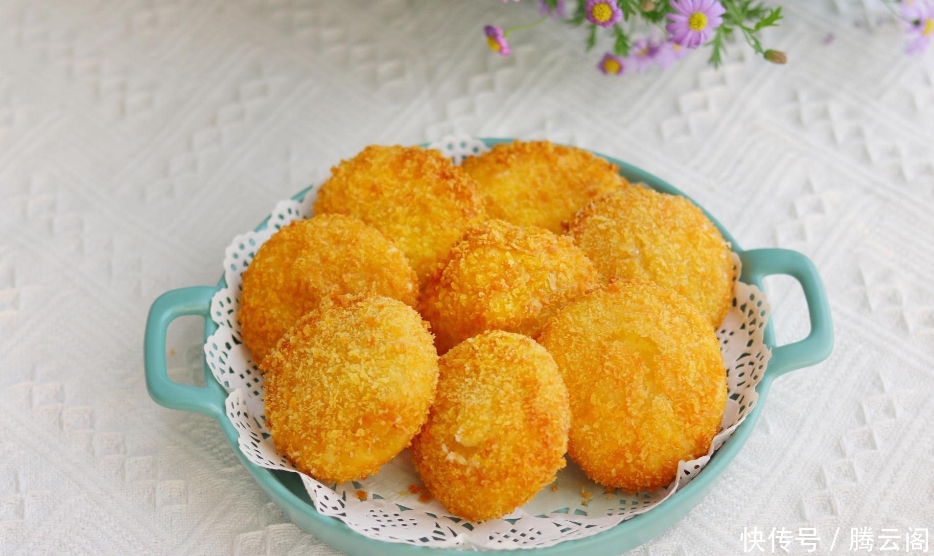 炸糖糕时,第1步直接开水烫面就错了,多加这1步糖糕空心不破皮