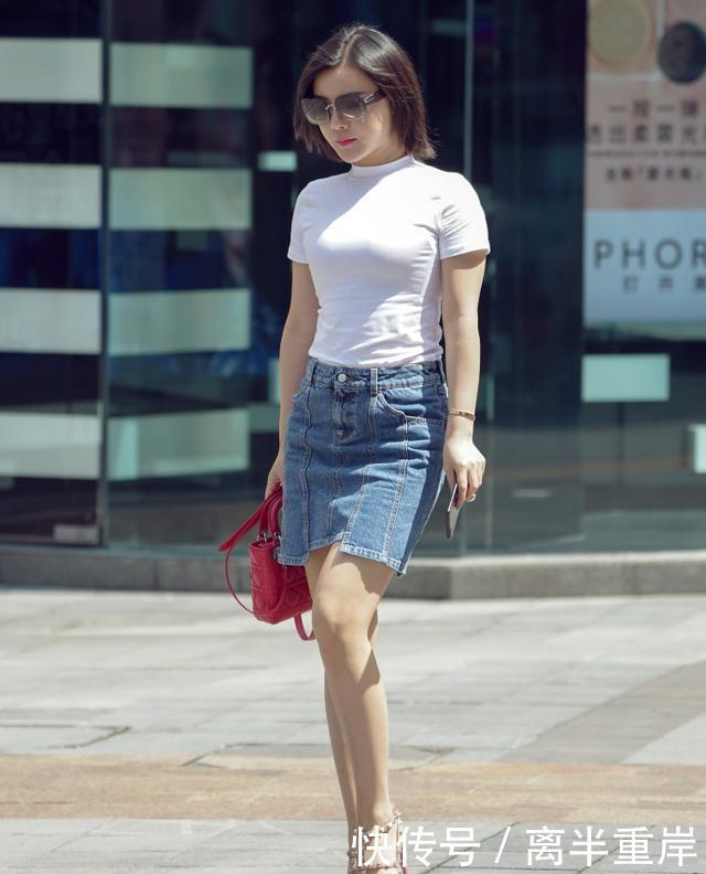 女人味|街拍气质美女穿一身白色服装,展现窈窕身姿,优雅成熟的女人味