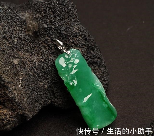张继科&竹节翡翠坠子,是什么寓意!