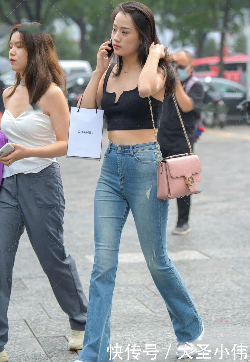 二手|美女街拍:看完才知道30岁以后的才叫女人,90后的我都爱上了,二手也很香