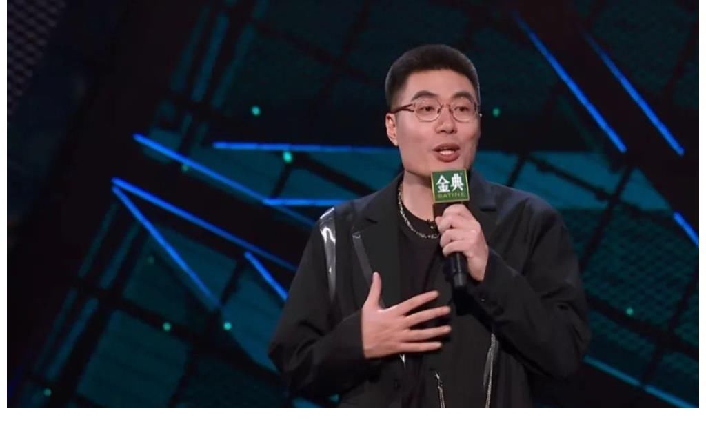 張博洋|《脫口秀大會》第四季落幕，周奇墨拿大王，憑的是什么？