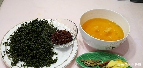 炸花椒油最忌直接入油炸,多加“1步”,花椒油又香又麻,不发苦