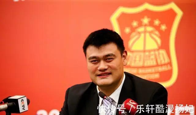 主席|巨人姚明作為中國籃協(xié)主席，他的行政級(jí)別如何薪資待遇多少