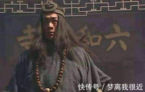 李俊#宋江只有两个护卫,而这名梁山地煞头领却有李俊戴宗等六人保护!