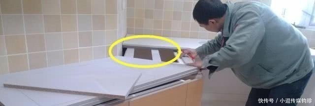 垫条|橱柜下面还要垫东西?多亏师傅提醒,不然剁个排骨,台面都得裂!