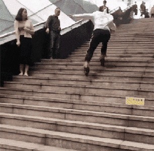 |精选搞笑GIF:这是我见过化妆化的最好的了,绝对的真材实料!