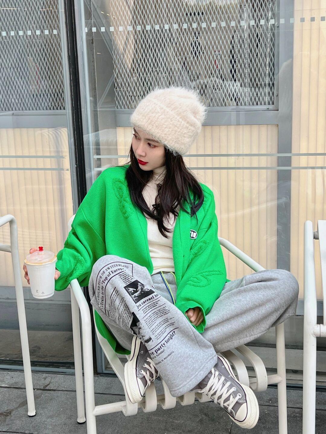 学院风 这些才是“毛衣”的高级穿法,简约优雅又显气质,谁穿都美