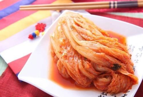 日常生活中|高血压人群不能吃大蒜吗？提醒：若想稳住血压，这5种食物要少吃