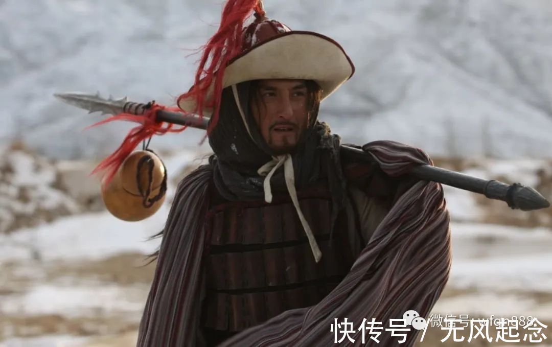 洪教头&柴进没试探武松的武艺,为何却派人试探林冲武艺?原因让人很无语