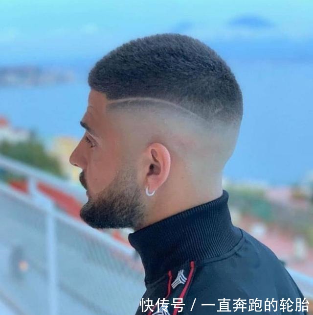 造型 适合50岁大叔的三款发型,清爽干净显魅力,有品位的男士都在剪