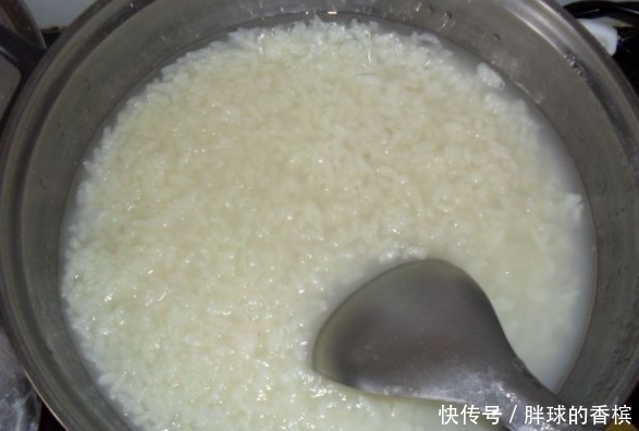 降血糖没有那么难,做好3事,多吃3类食物,血糖“偷偷”降下来