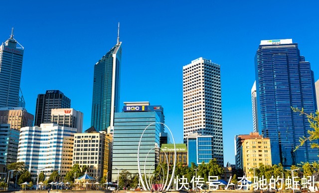 炒房客|一边是住房过剩,一边是买不起房?“国家智囊”提出两个解决方案