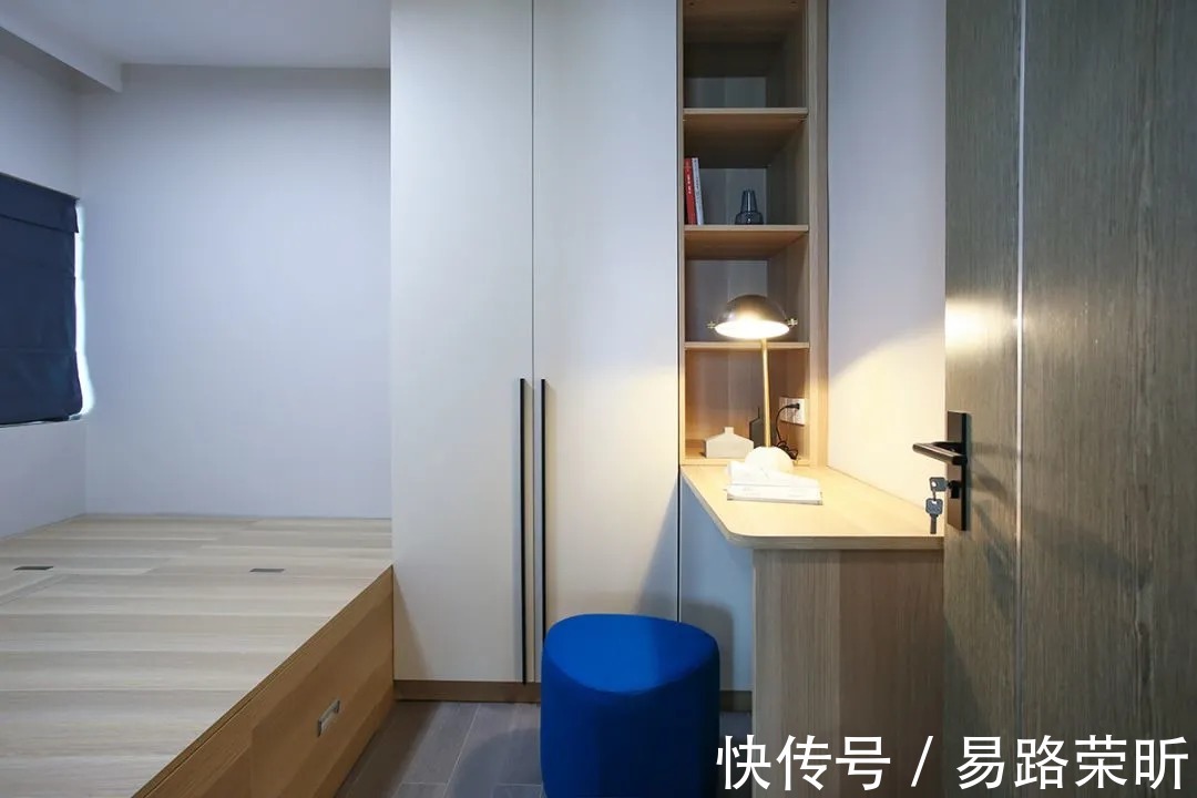 轻奢风|以高级灰为主色调,搭配格调满满的木质家具,营造简约有质感的家居氛围
