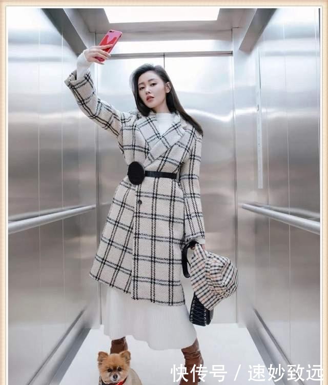 羽绒服+裙子,大衣+裙子,秋冬怎么搭更好看