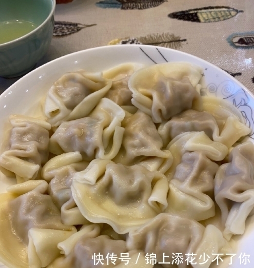 米勒洋洋得意晒出给老婆做饭照观众自热火锅速冻水饺也算