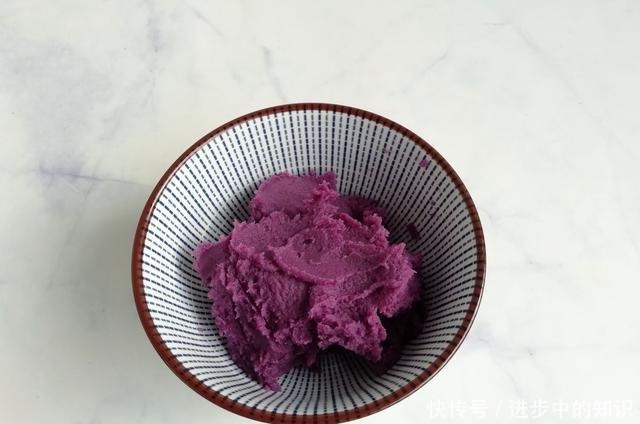 天越冷越馋它,蒸一蒸卷一卷,好吃不麻烦,我家三天两头准做一次