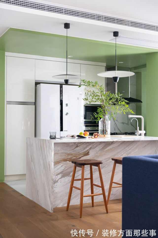 改造|98平二居室改造,让人在现代极简与返璞中流连