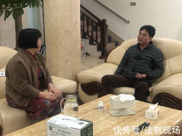 阳玲|市国资委领导带队到退休患病党员家中走访慰问
