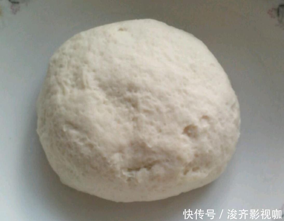 比买|家里有面粉的,一定要试试这款葱油饼,香软多层,比买的好吃