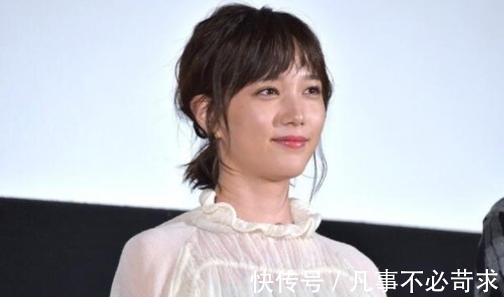 慵懒感 发型这么梳,大脸瞬间变小脸,8款方脸女生优选发型,婉约有时尚