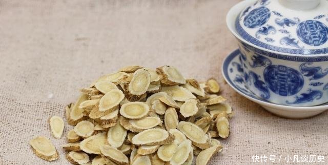 不论男女,每天喝一杯黄芪水,坚持一个月,或许这些好处悄然降临