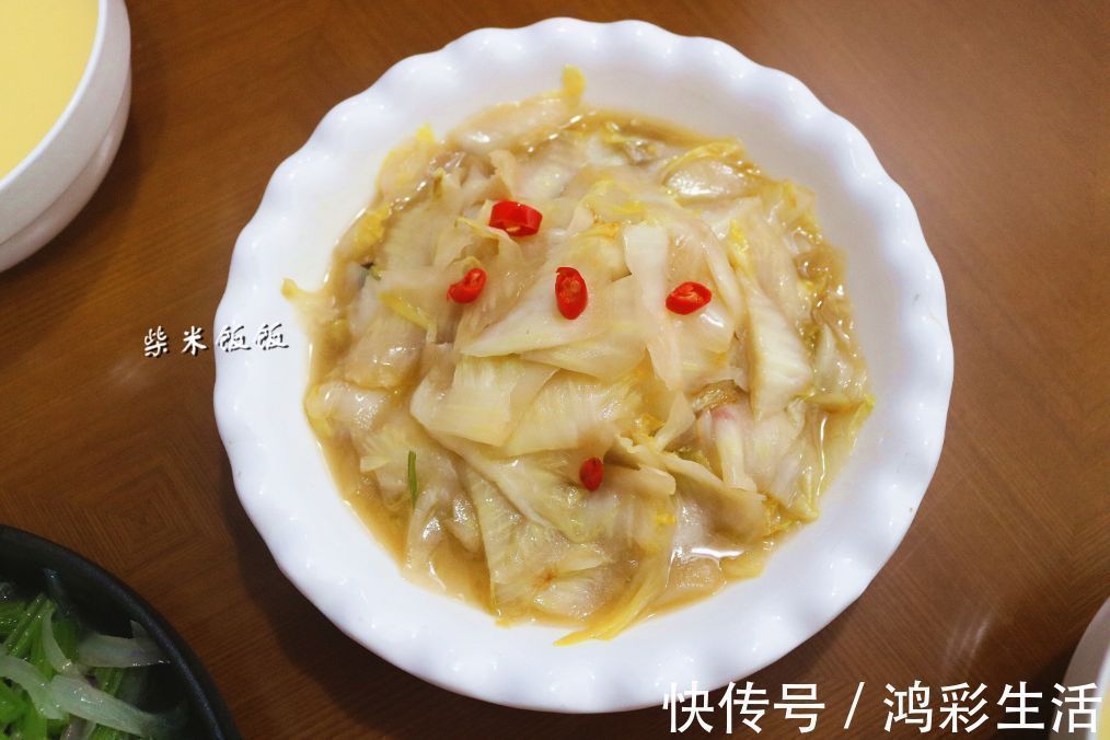 我家今日晚餐，没有肉，3个素菜，朋友说：晚餐就应该这样吃