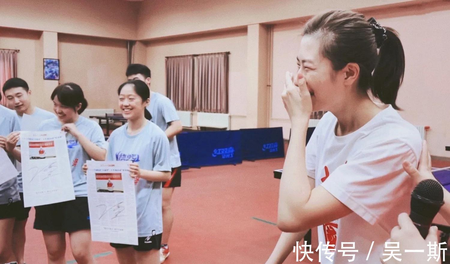 国乒女队|国乒荣耀!丁宁为冬奥歌唱,许昕去上大当教授,都在传递体育精神