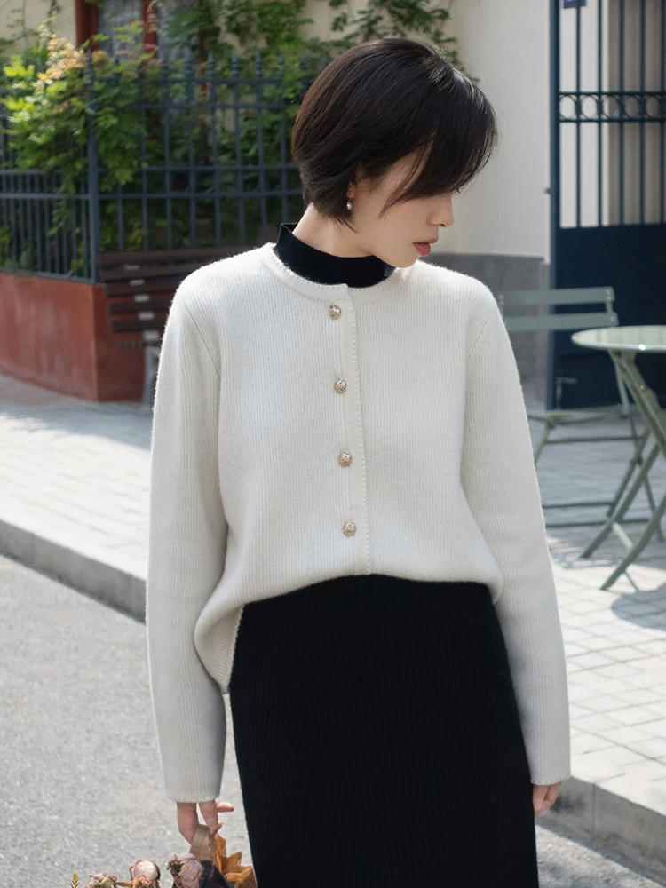 针织|奔三奔四的女人怎么穿?针织毛衣搭配长裤或半身裙,保暖又洋气