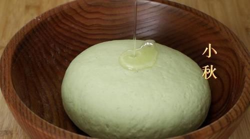 春饼试试这样做，能蒸能烙，轻薄如纸，一锅15张不是问题