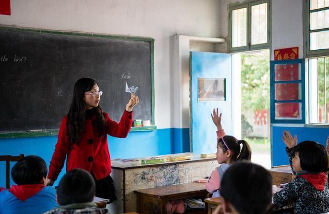 名牌大学|“废英”与“保英”之争愈发激烈，中国是否应该把英语踢出高考