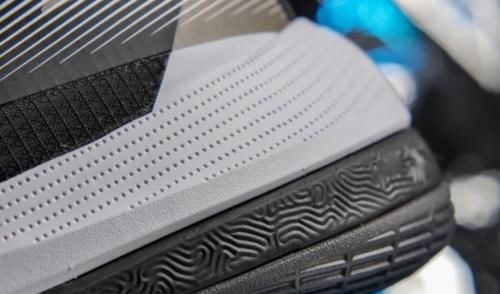 脚感 脚感最舒服的实战鞋?可你能不能硬一点啊!