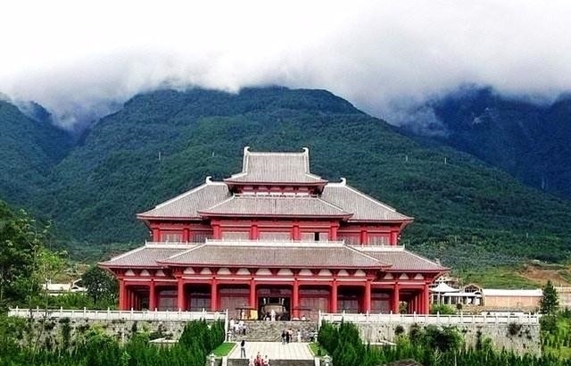 中国最有地位的寺庙,门口武警站岗,少林寺都无法超越!