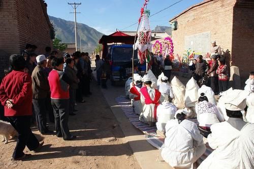  正月初七为人日，记得“3吃2做1不做”，人气冲天，家和万事兴