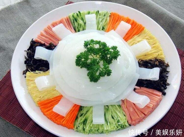 年夜饭上不能缺此菜，五颜六色，好看又好吃，端上桌家人都夸棒