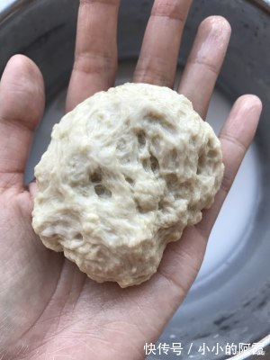 “凉皮”的懒人做法,其实很简单,筋道爽滑,好吃还不上火