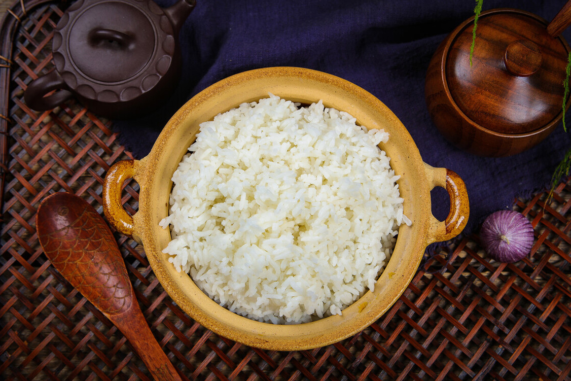 米饭|煮米饭，不要只会用清水，再加这2样，米饭粒粒分明，香喷喷的