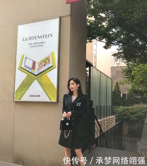 针织|美女珠珠:幻彩粉黑混搭俏皮针织及膝裙!