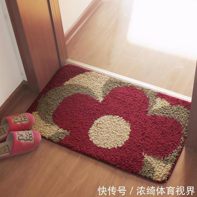 地垫|这3样生活用品,建议拉入“淘汰清单”!别心疼,该扔就扔了吧