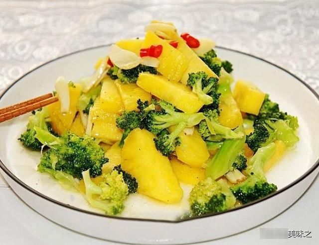 14道酸酸甜甜菠萝菜的做法，菠萝入菜提香又爽口，口感清新解腻