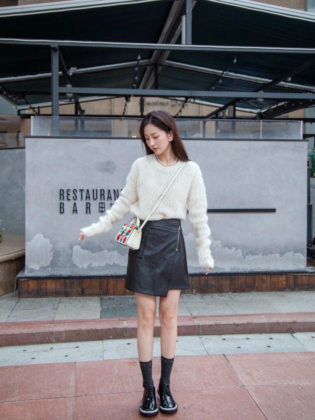 搭配|入春毛衣“买精不买多”,学会这样穿,大家都能变成时髦精