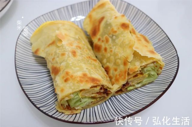 鸡蛋饼|正月初四吃烙饼,两种面粉搭配,外酥里软米香四溢,太好吃了