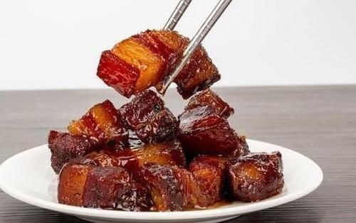 买五花肉，记得分清上五花和下五花，口感差别大，买错了不好吃