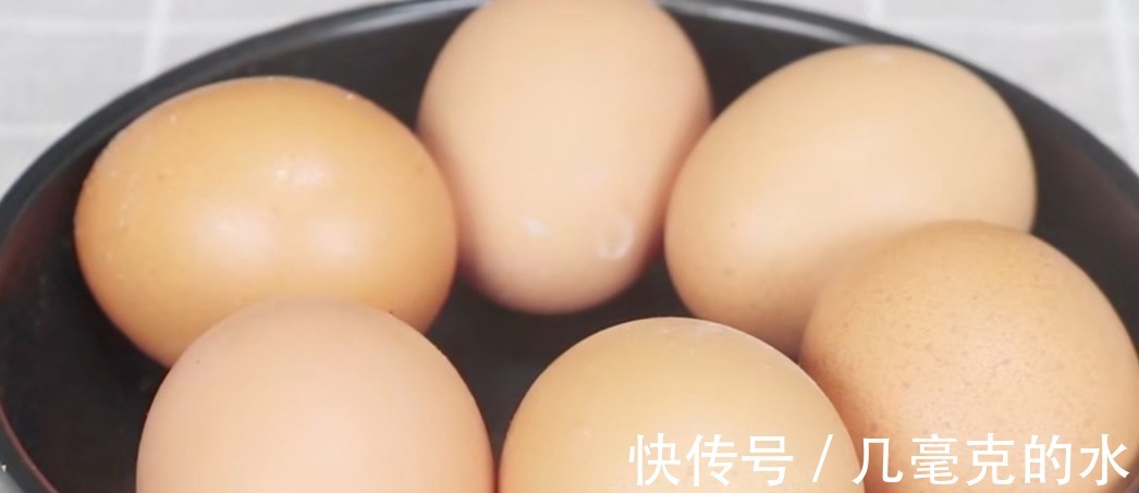 清洗干净|鸡蛋这样做太香了,不煮也不炒,上桌比肉还受欢迎,开胃又解馋!
