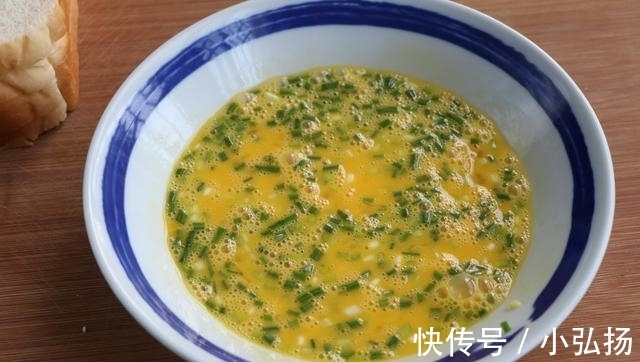 营养|5分钟快手早餐，营养又好吃，一卷一煎就搞定，孩子隔天就要吃！