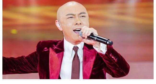 《追光吧》第一轮公演录完，吴建豪组全员晋级，还没播已淘汰一人