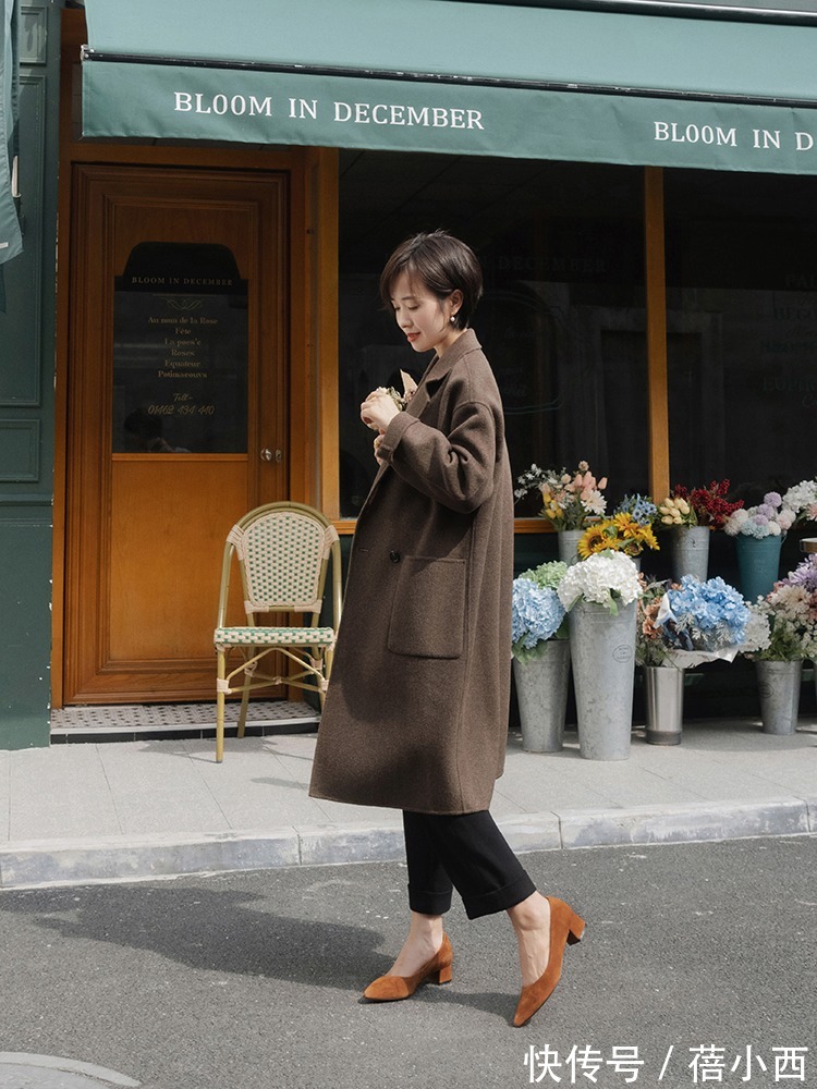 穿搭 有品位的女人,冬季都在穿“大衣+西装裤”,颜值不高也能显气质