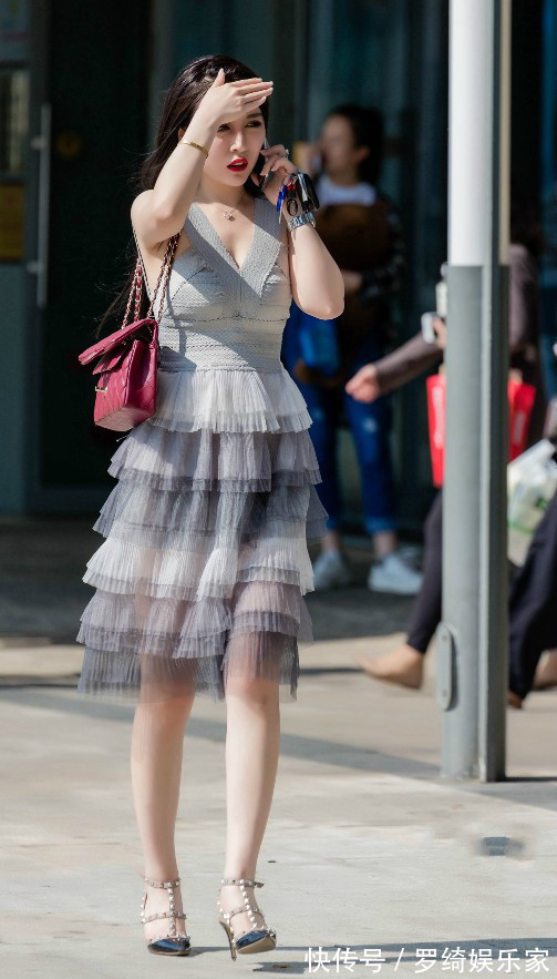梦幻 A字裙太普通了,新出的“眼影裙”突然火了起来,梦幻又少女!