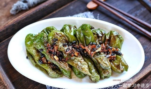 处暑时节,不妨试试这6道下饭菜,三五元炒一盘,比肉更抢手