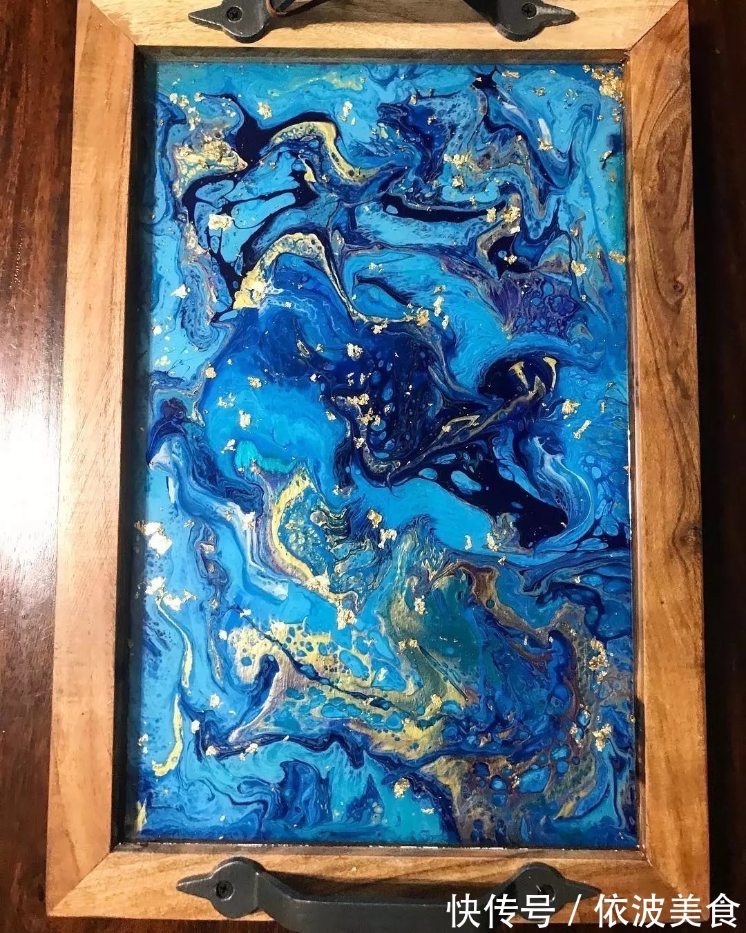 夏威夷&从没学过美术的她,用简单粗暴技法画画,让她成为了百万富豪