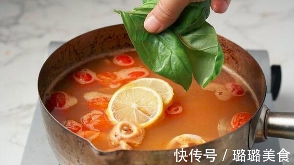 泰式海鲜酸辣汤|10分钟搞定泰式海鲜酸辣汤,清爽又开胃,还够鲜